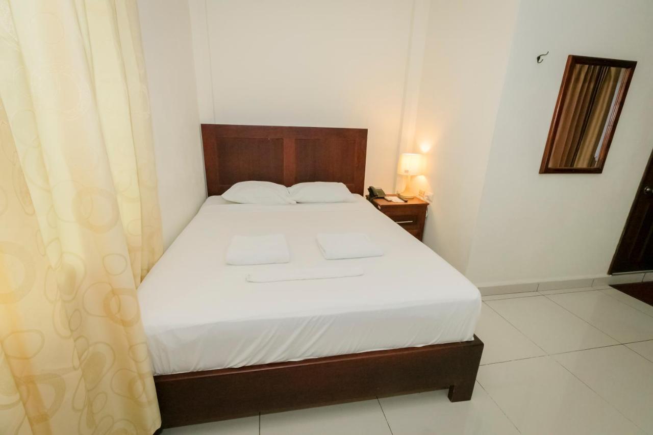 Hotel Mediterraneo Inn Santa Rosa de Lima 外观 照片