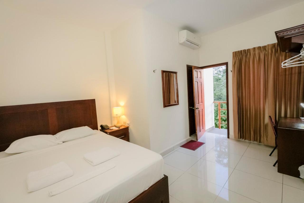 Hotel Mediterraneo Inn Santa Rosa de Lima 外观 照片