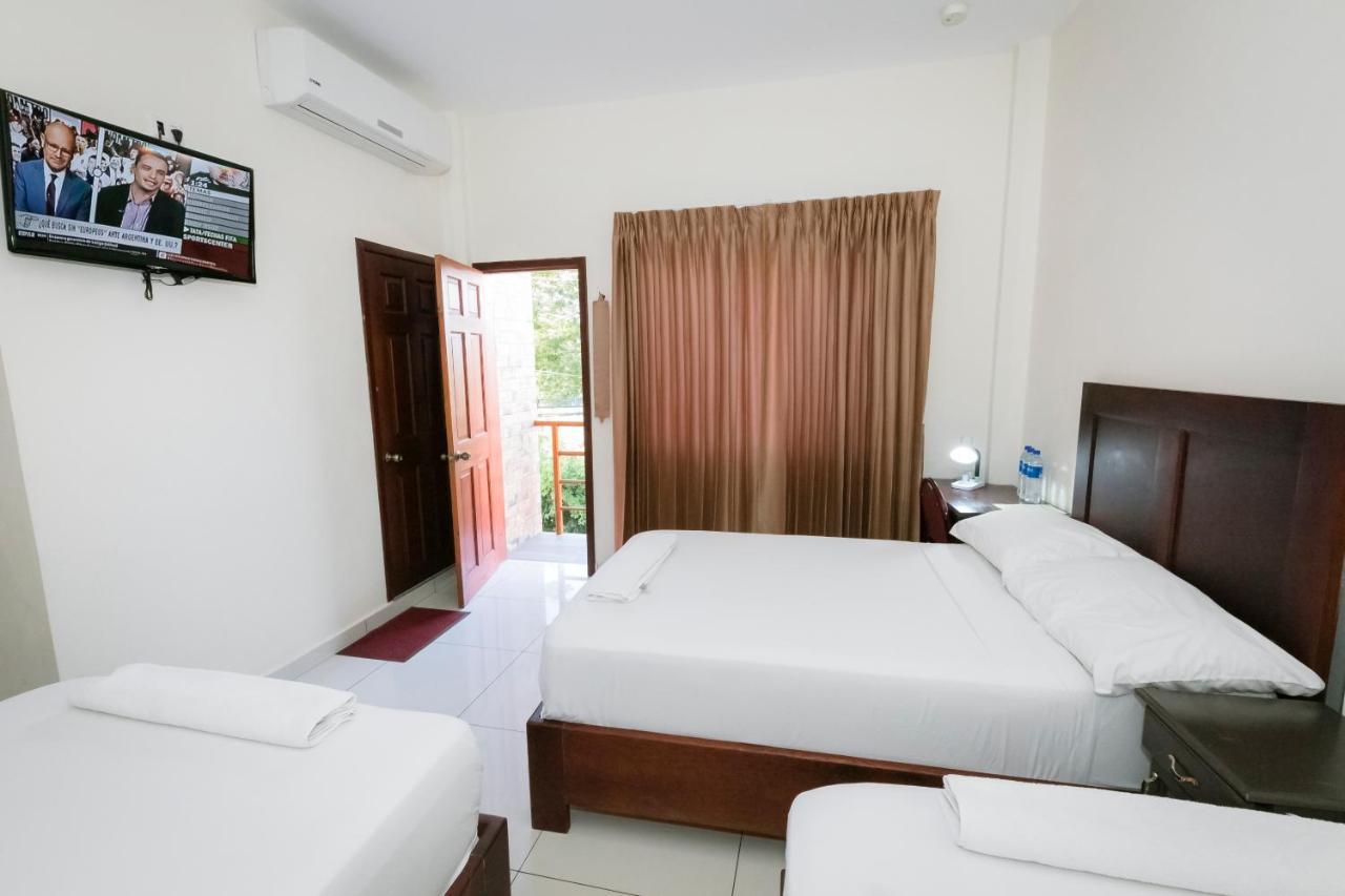 Hotel Mediterraneo Inn Santa Rosa de Lima 外观 照片