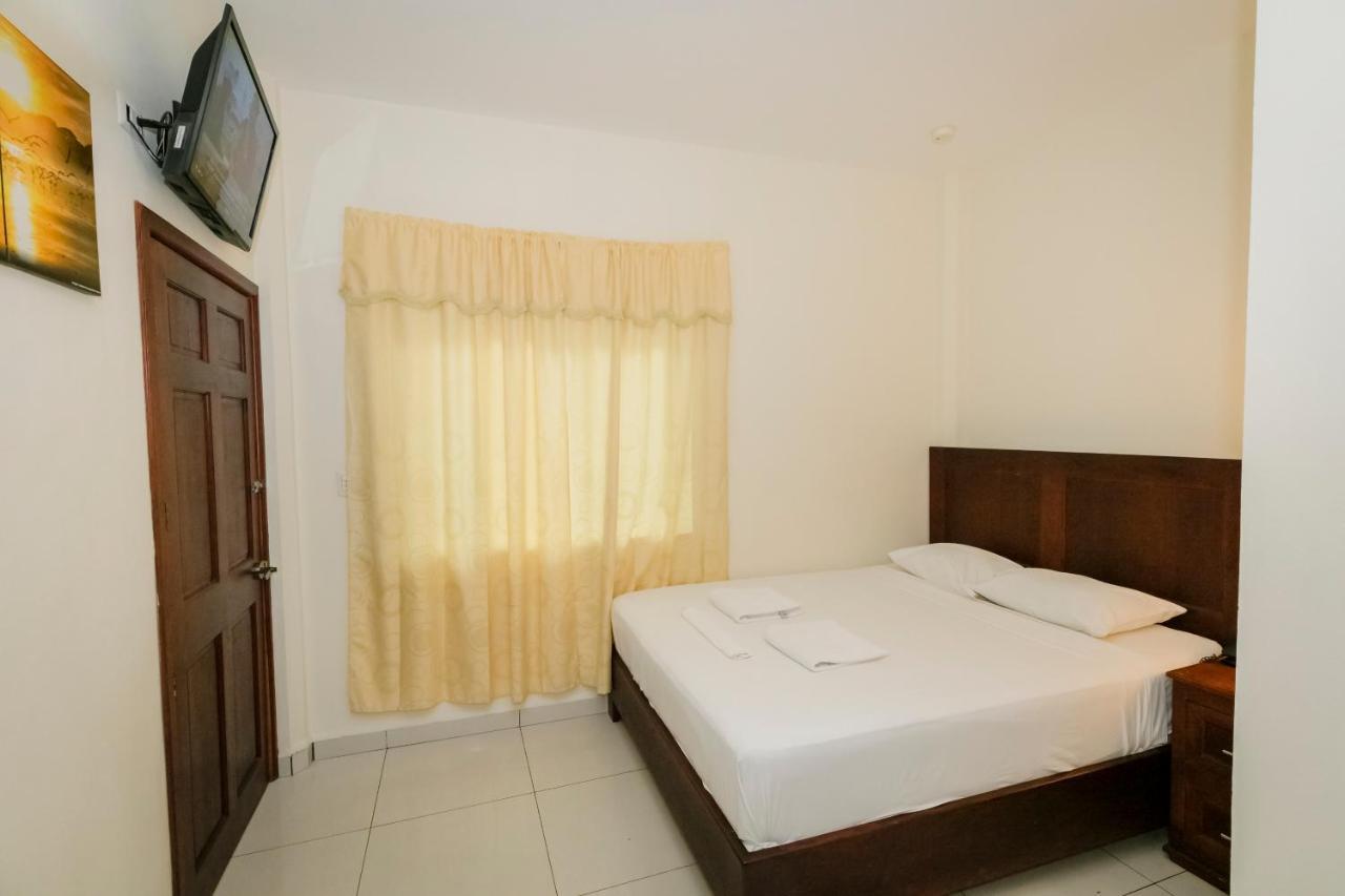 Hotel Mediterraneo Inn Santa Rosa de Lima 外观 照片