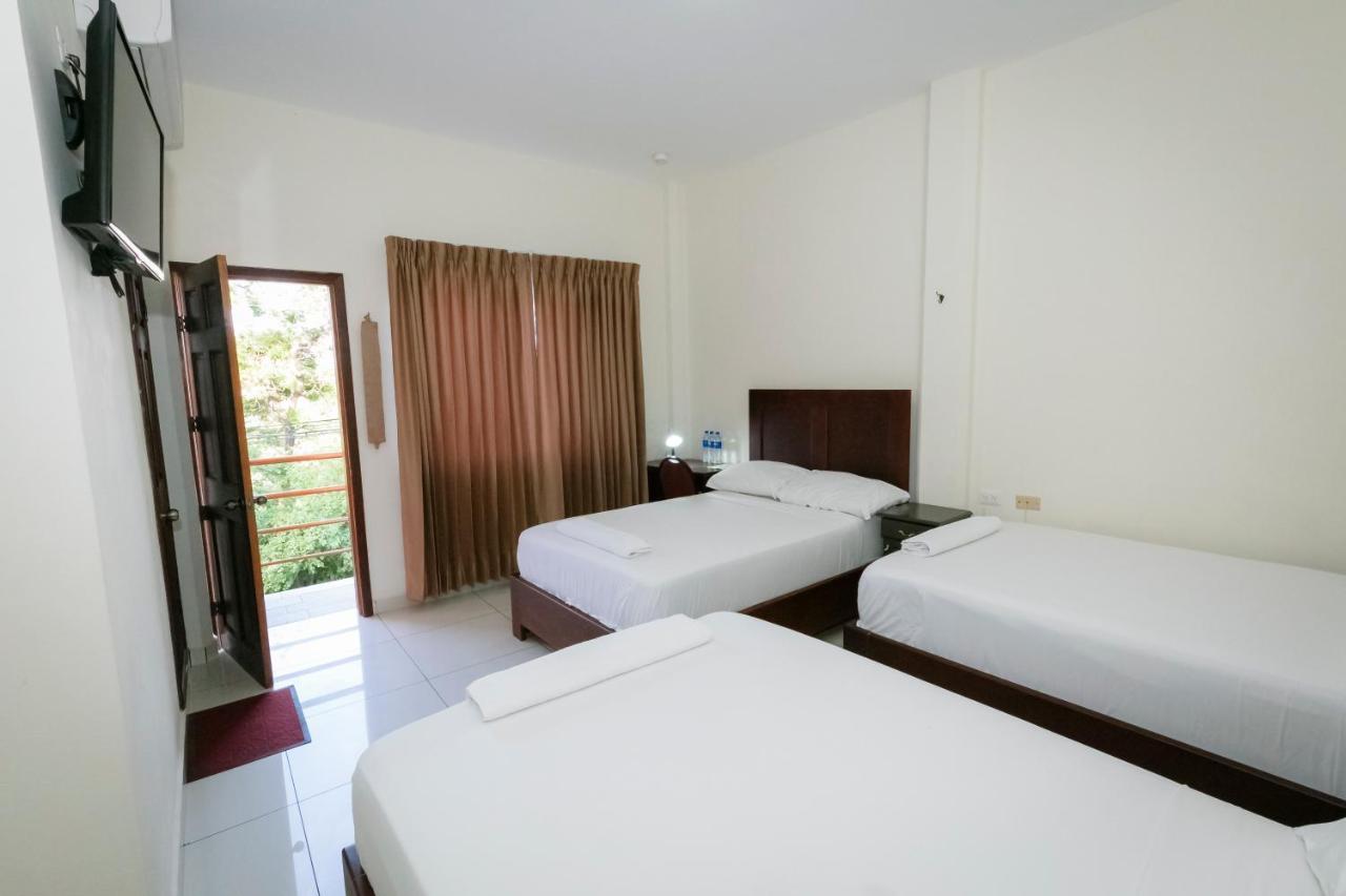 Hotel Mediterraneo Inn Santa Rosa de Lima 外观 照片