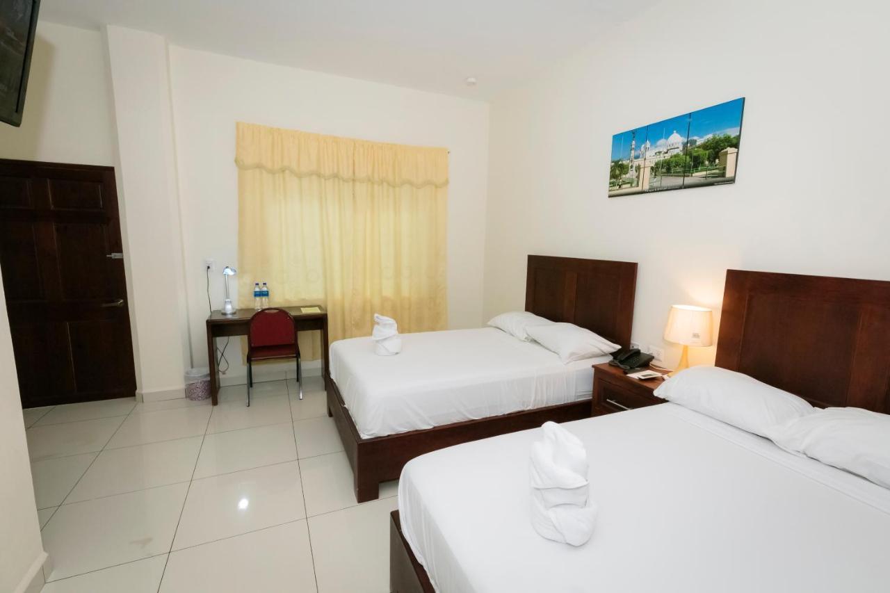 Hotel Mediterraneo Inn Santa Rosa de Lima 外观 照片