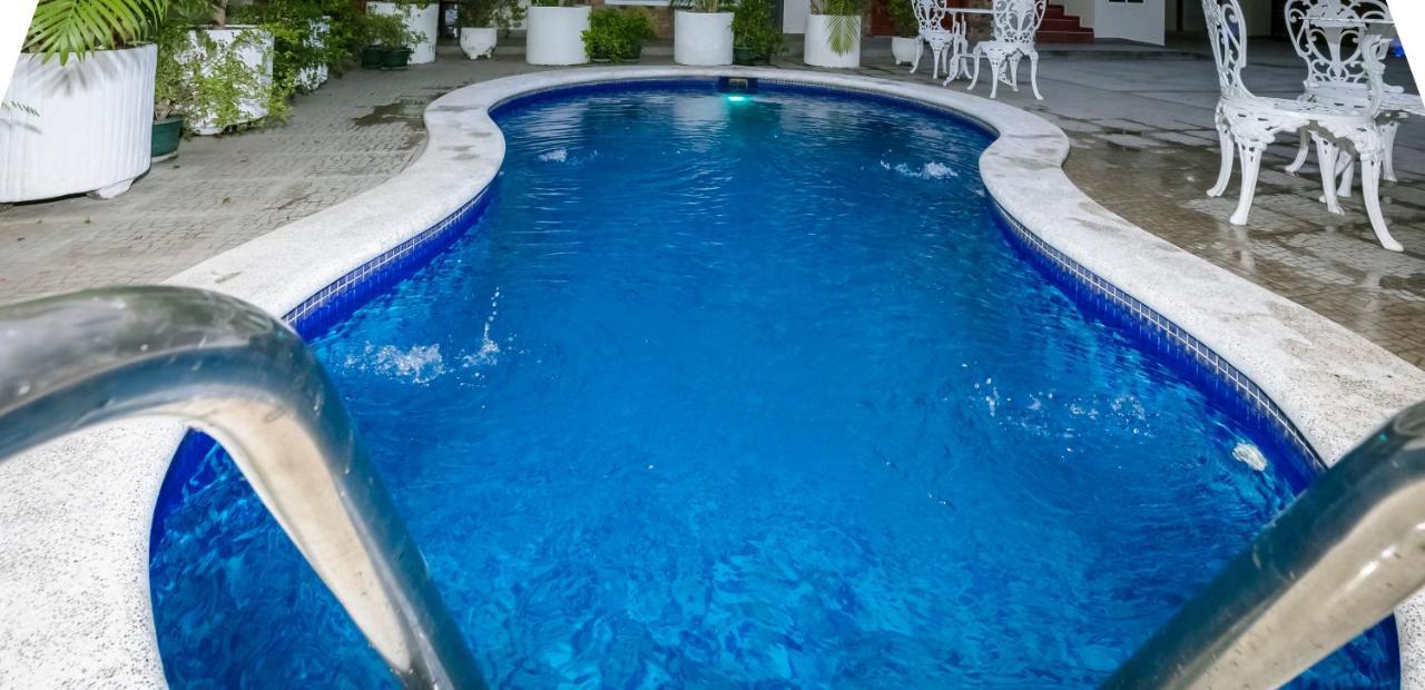 Hotel Mediterraneo Inn Santa Rosa de Lima 外观 照片
