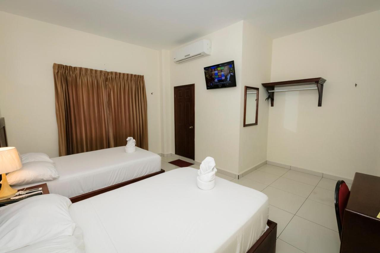 Hotel Mediterraneo Inn Santa Rosa de Lima 外观 照片