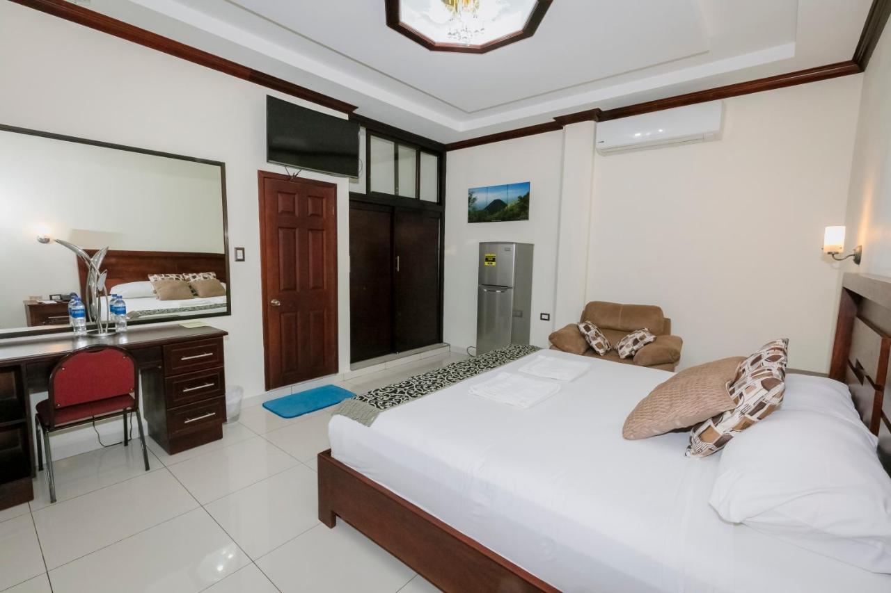 Hotel Mediterraneo Inn Santa Rosa de Lima 外观 照片