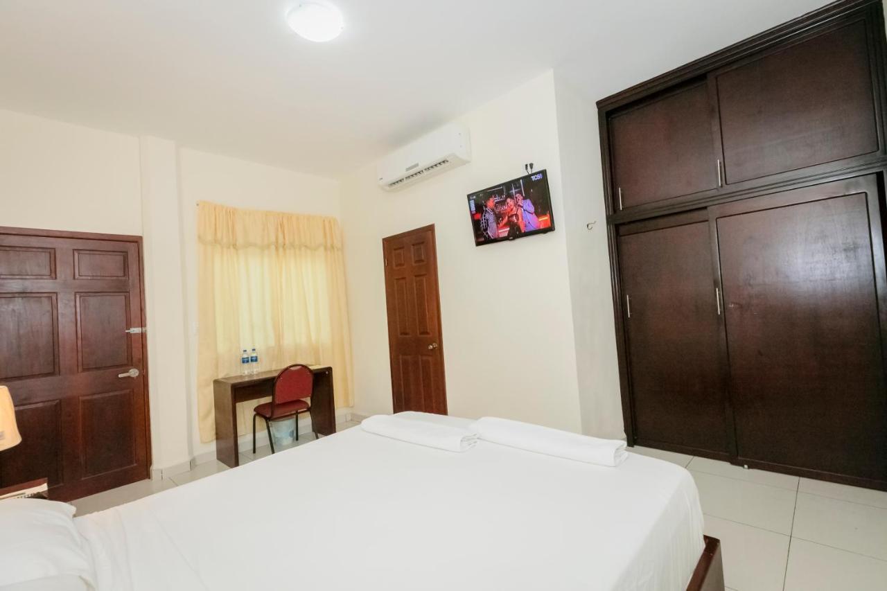Hotel Mediterraneo Inn Santa Rosa de Lima 外观 照片
