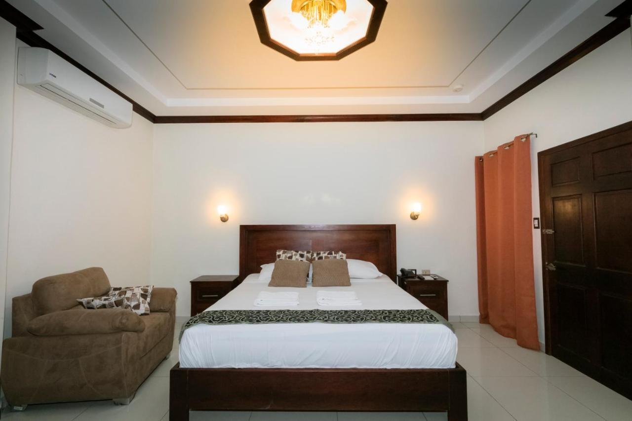 Hotel Mediterraneo Inn Santa Rosa de Lima 外观 照片