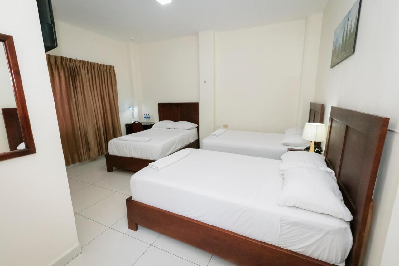 Hotel Mediterraneo Inn Santa Rosa de Lima 外观 照片
