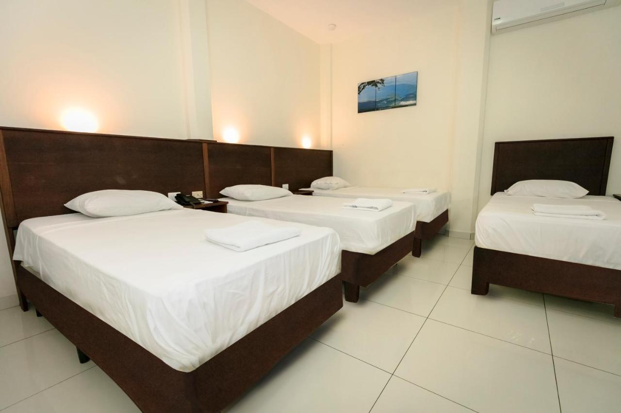 Hotel Mediterraneo Inn Santa Rosa de Lima 外观 照片