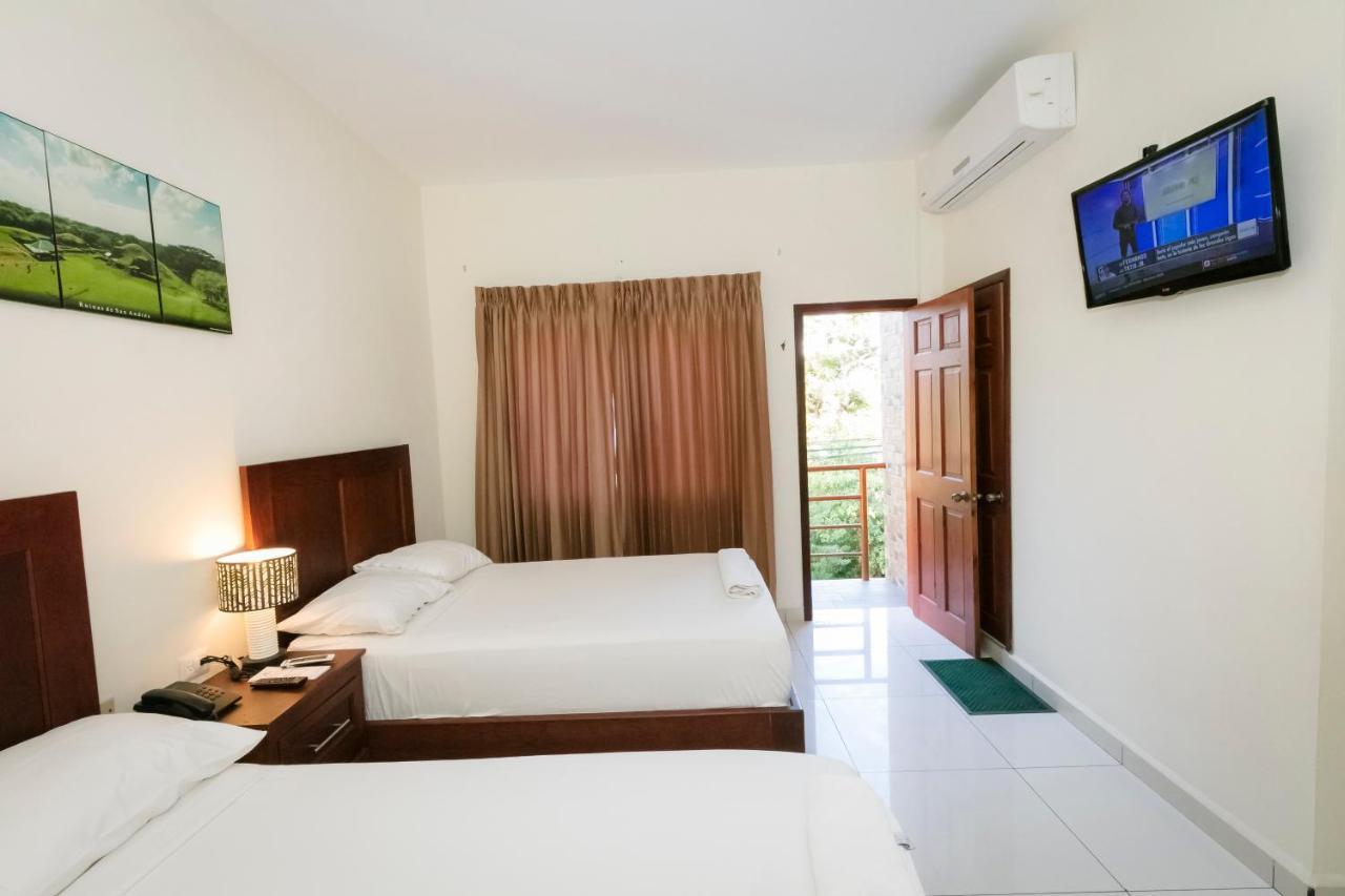 Hotel Mediterraneo Inn Santa Rosa de Lima 外观 照片